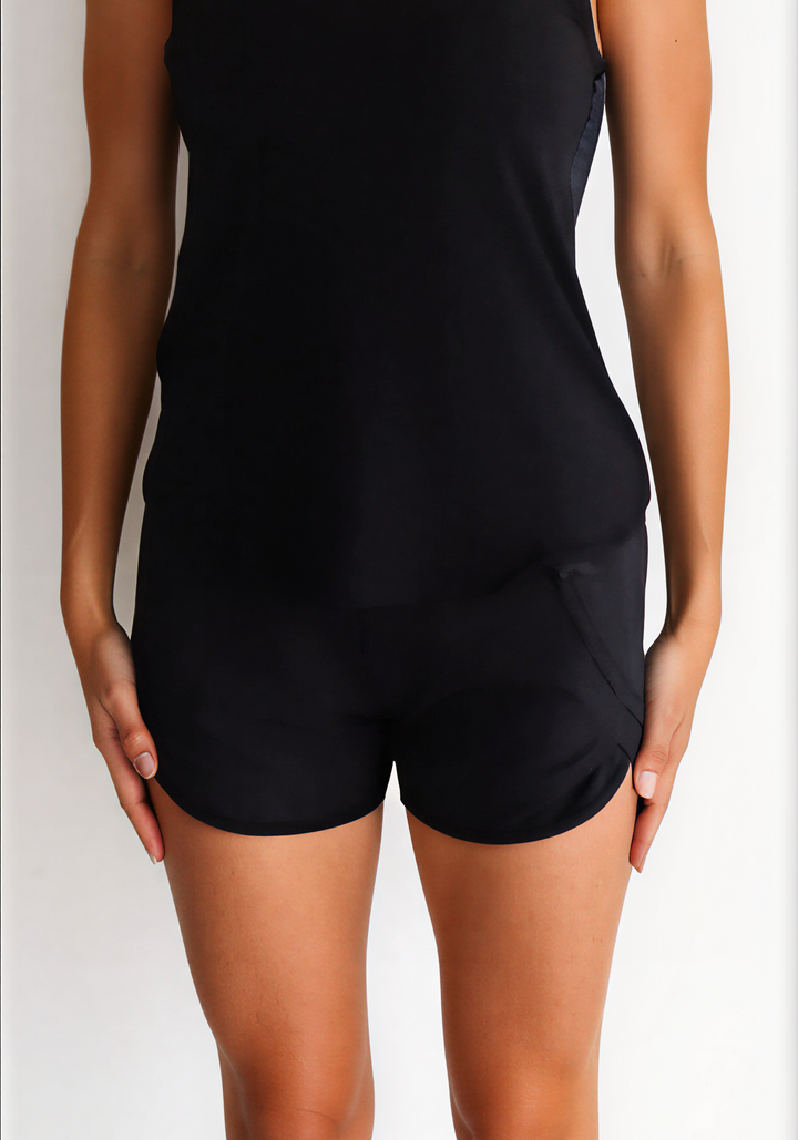 Triton Hybrid Short – Women&