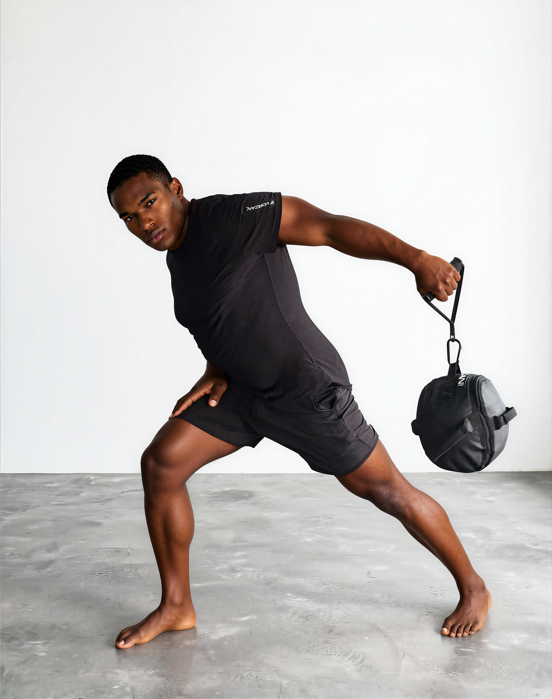 VORZANI Fit Sphere 11.5" — carried by the pull handle, one-hand carry
